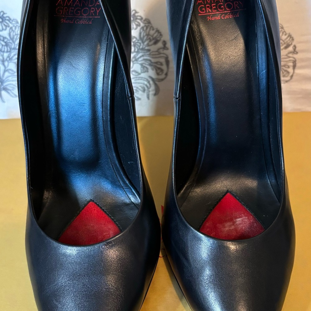 Stunning Amanda Gregory Hand Cobbled Black Stiletto Pump - Picture 3 of 11